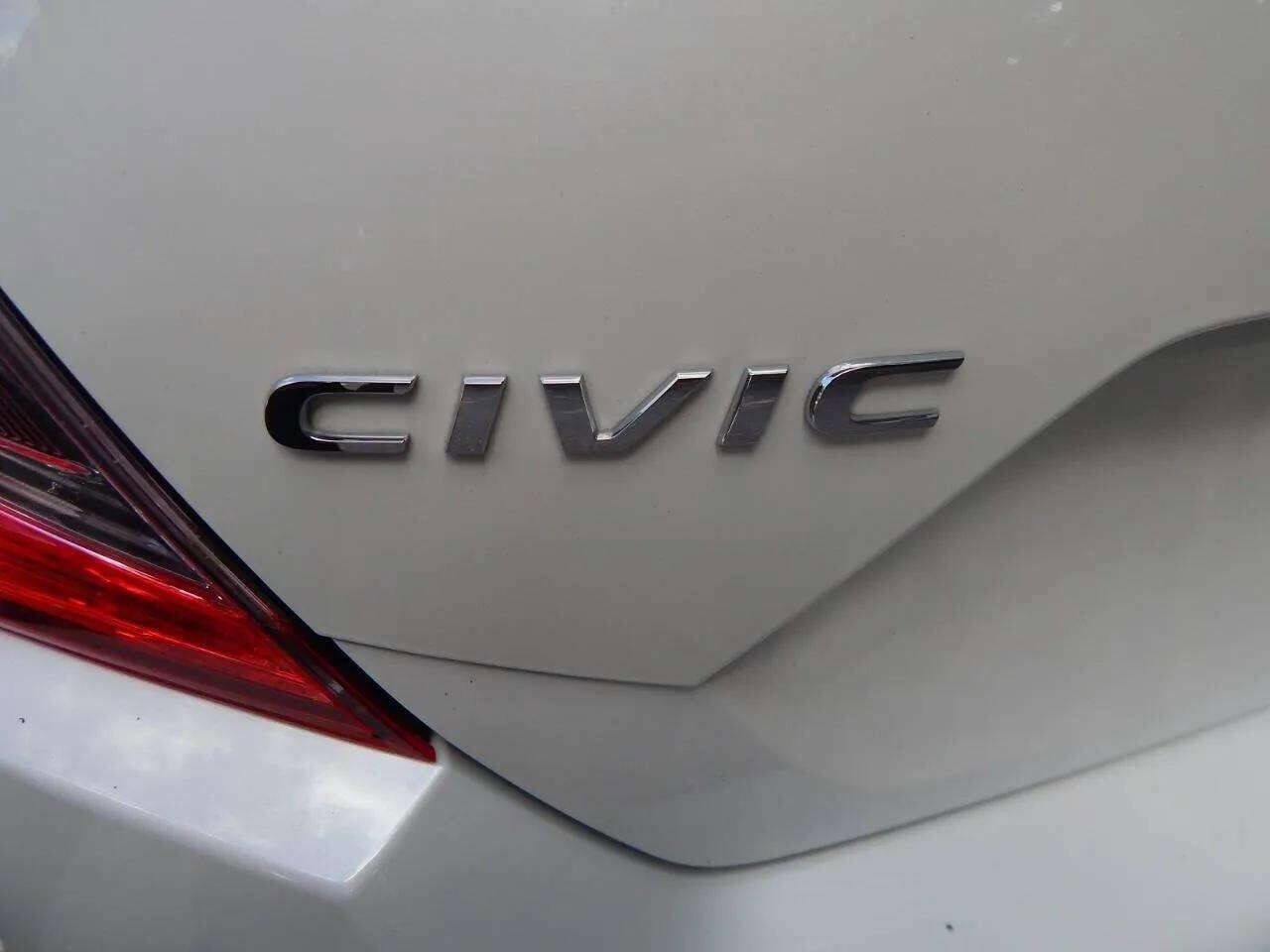 Used 2018 Honda Civic EX image 22
