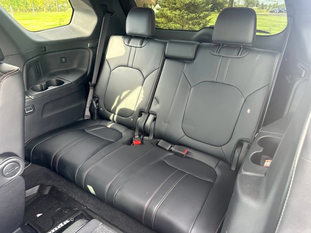 Used 2025 Honda Pilot TrailSport image 17