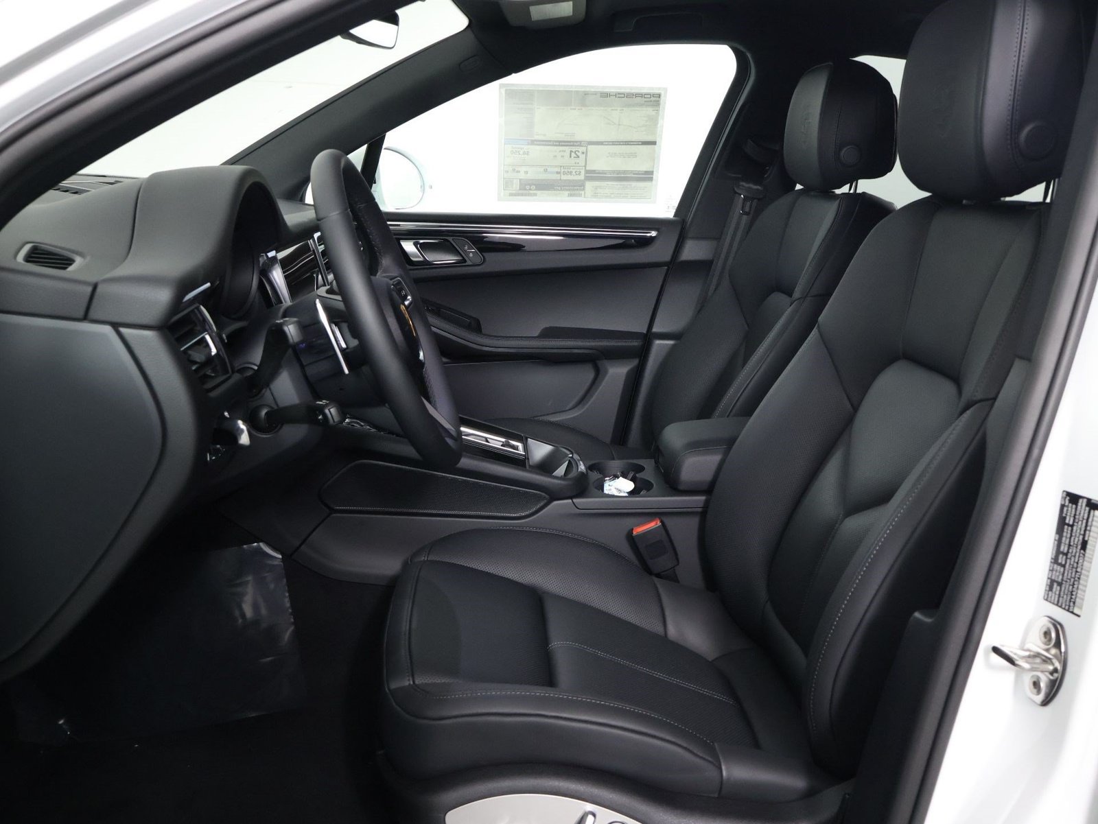 New 2026 Porsche Macan AWD/4WD image 5