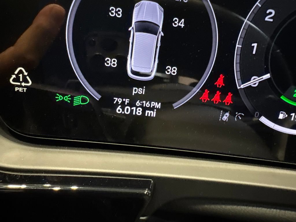 Used 2026 Porsche Cayenne E-Hybrid AWD/4WD image 4