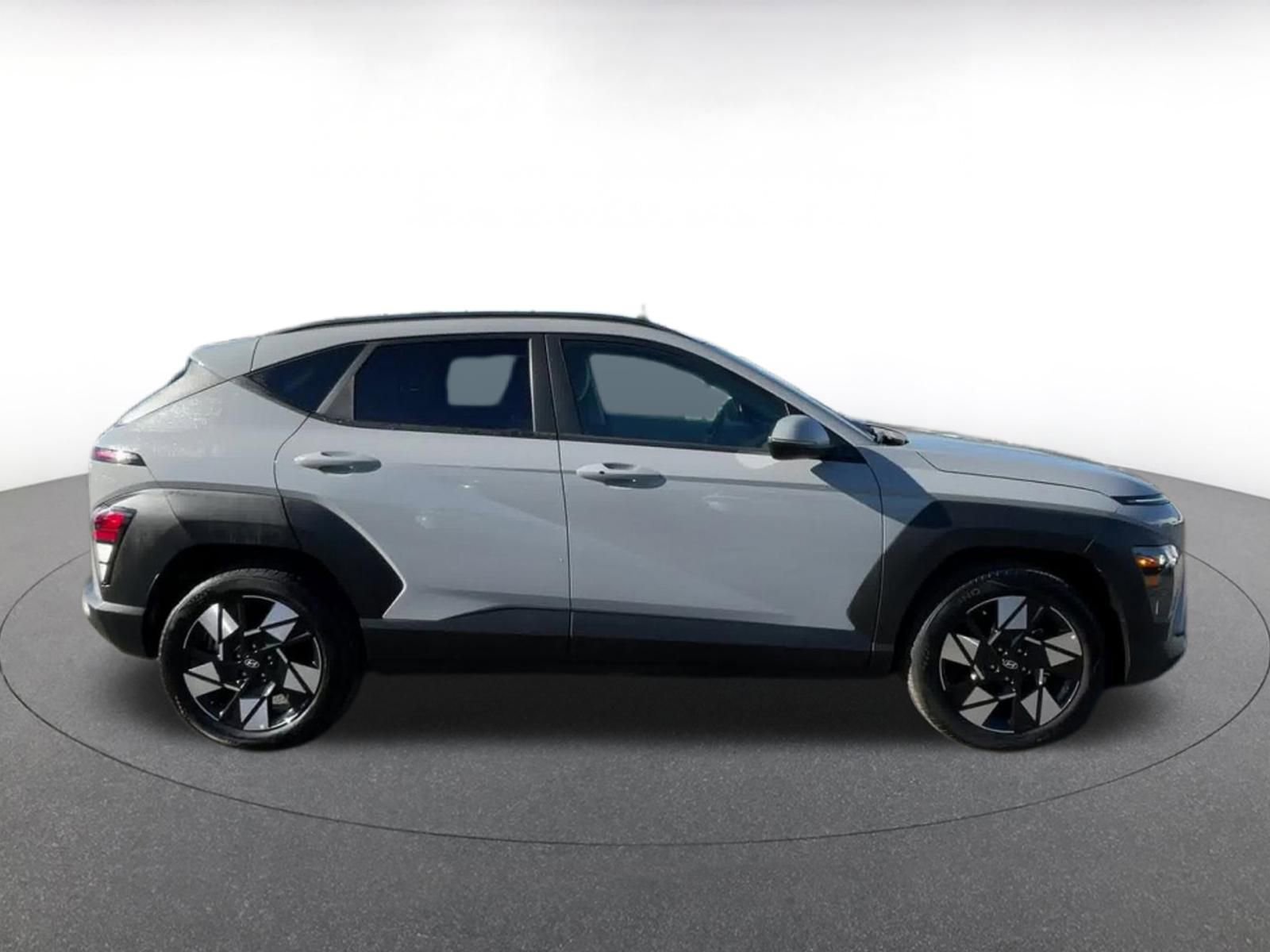 Used 2025 Hyundai Kona SEL image 16