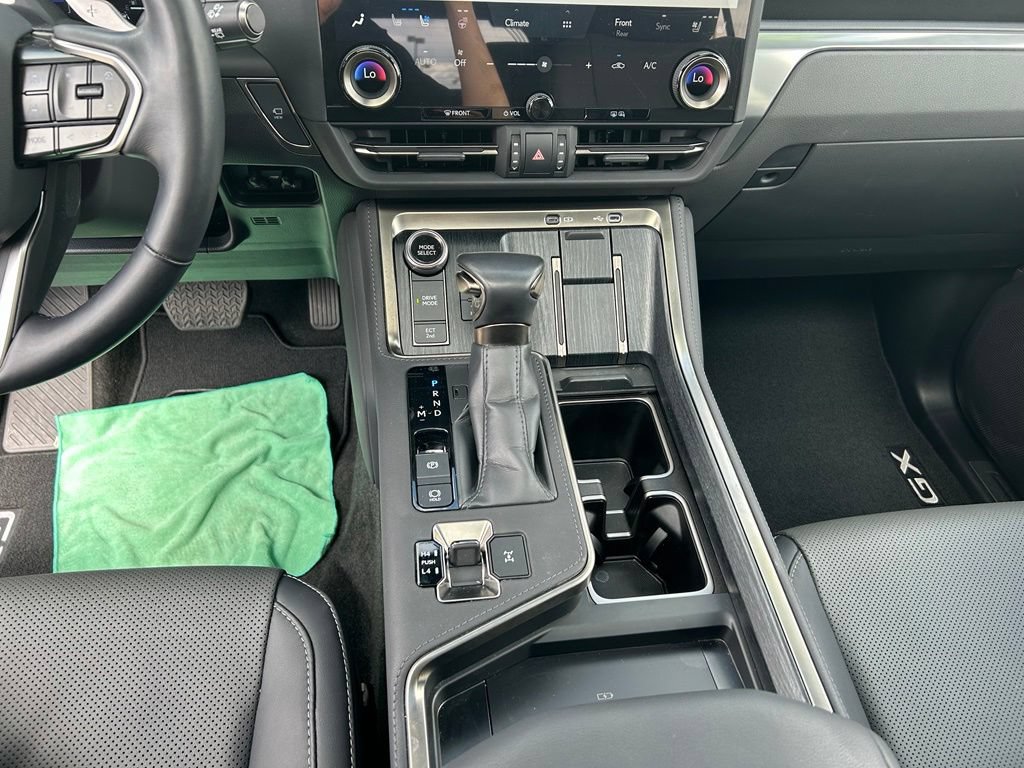 Used 2024 Lexus GX 550 AWD/4WD image 25