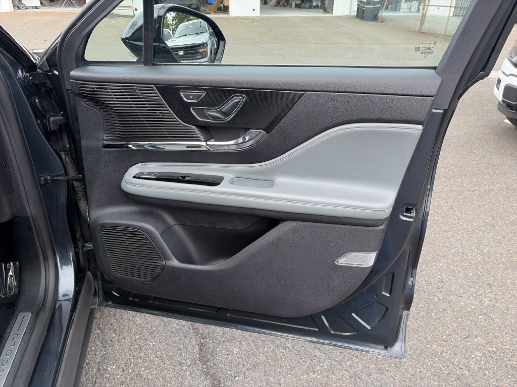 Certified 2022 Lincoln Corsair Reserve w/ Elements Package AWD/4WD image 17