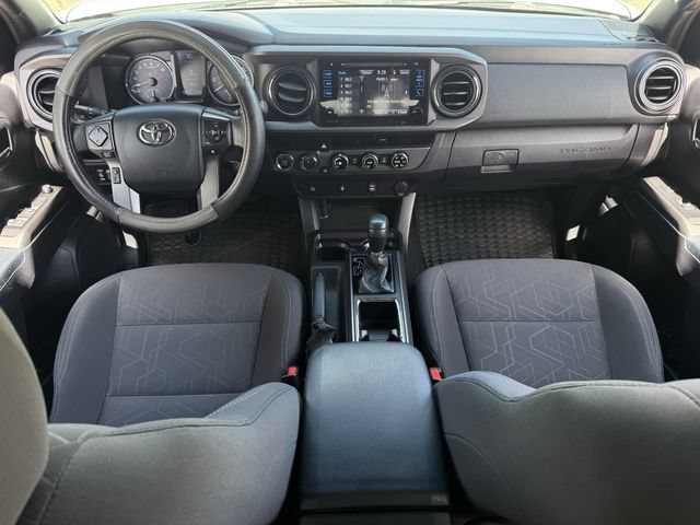Used 2017 Toyota Tacoma TRD Sport w/ Tow Package (A/T) AWD/4WD image 10