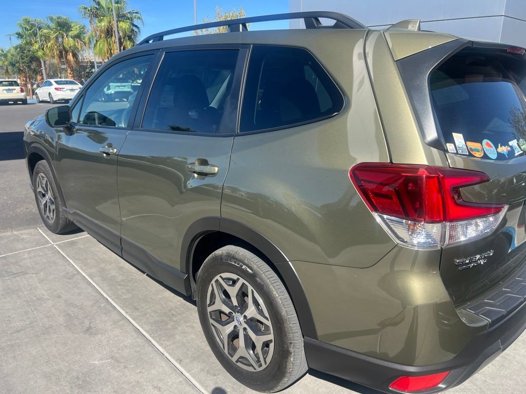 Used 2023 Subaru Forester Premium AWD/4WD image 6