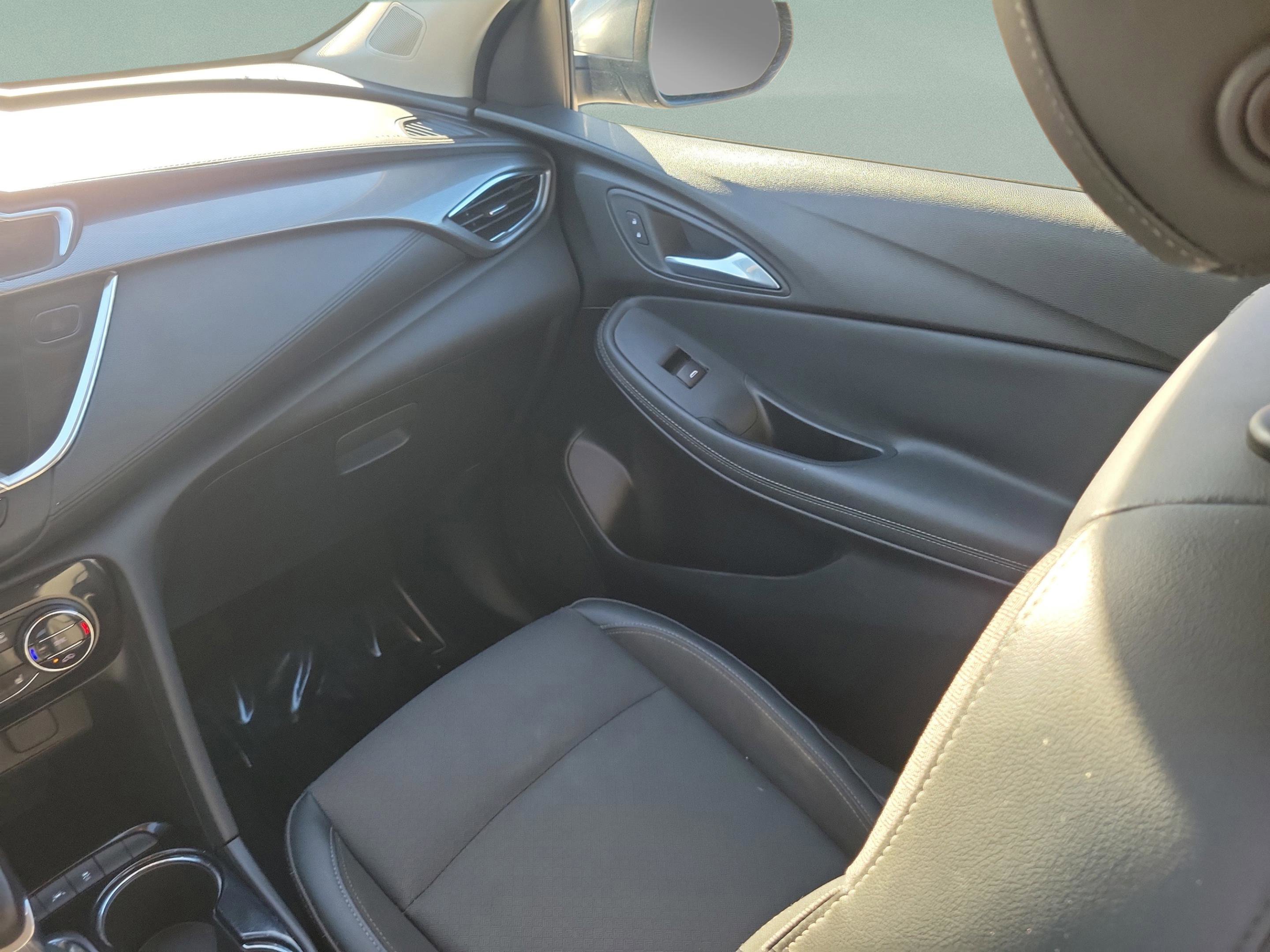 Used 2022 Buick Encore GX Select image 9