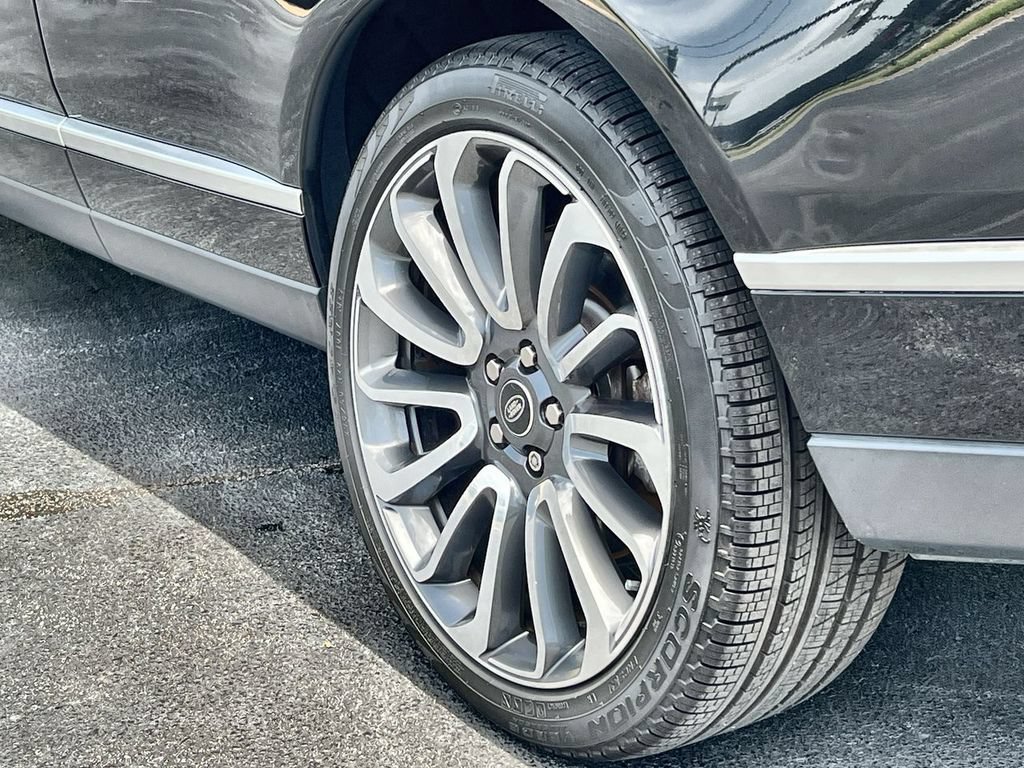 Used 2016 Land Rover Range Rover Supercharged AWD/4WD image 11