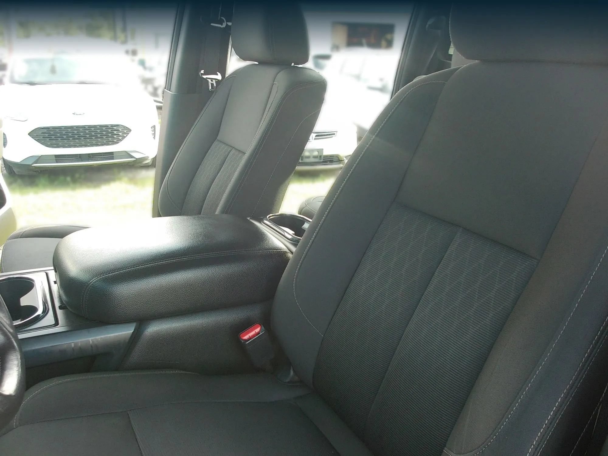 Used 2018 Nissan Titan SV w/ SV Convenience Package AWD/4WD image 14