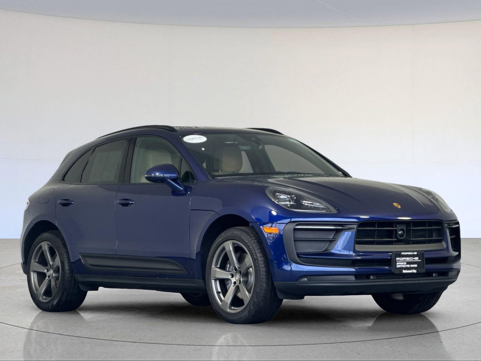 Certified 2025 Porsche Macan image 10