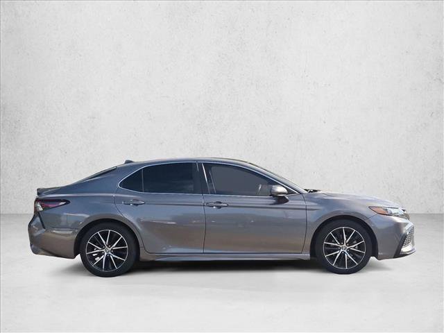 Used 2021 Toyota Camry SE FWD image 4