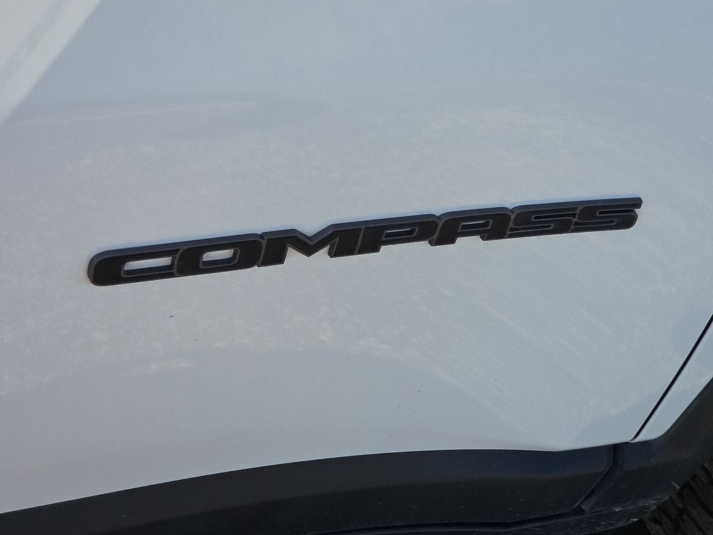 Used 2025 Jeep Compass Trailhawk AWD/4WD image 12