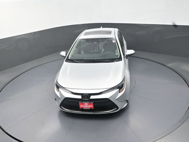 Used 2024 Toyota Corolla LE w/ LE Premium Package FWD image 32