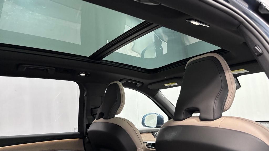Certified 2026 Volvo XC90 B6 Plus AWD/4WD image 26
