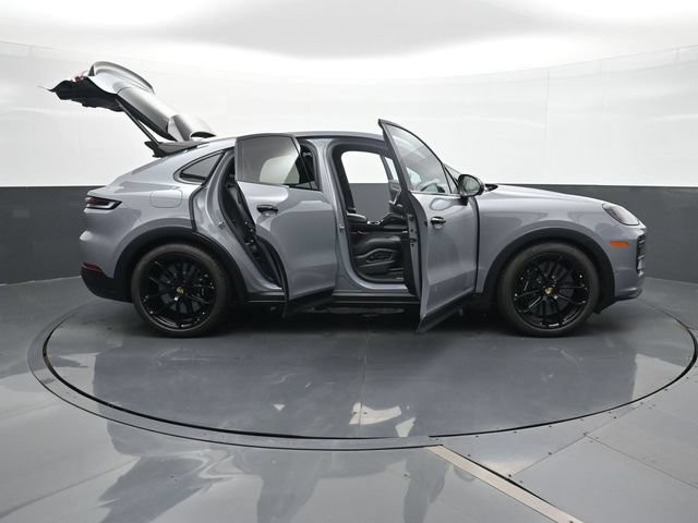 Certified 2024 Porsche Cayenne Turbo GT AWD/4WD image 34