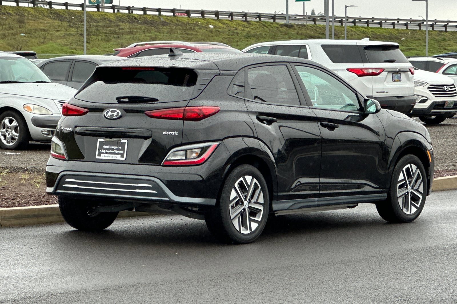 Used 2023 Hyundai Kona SE image 3