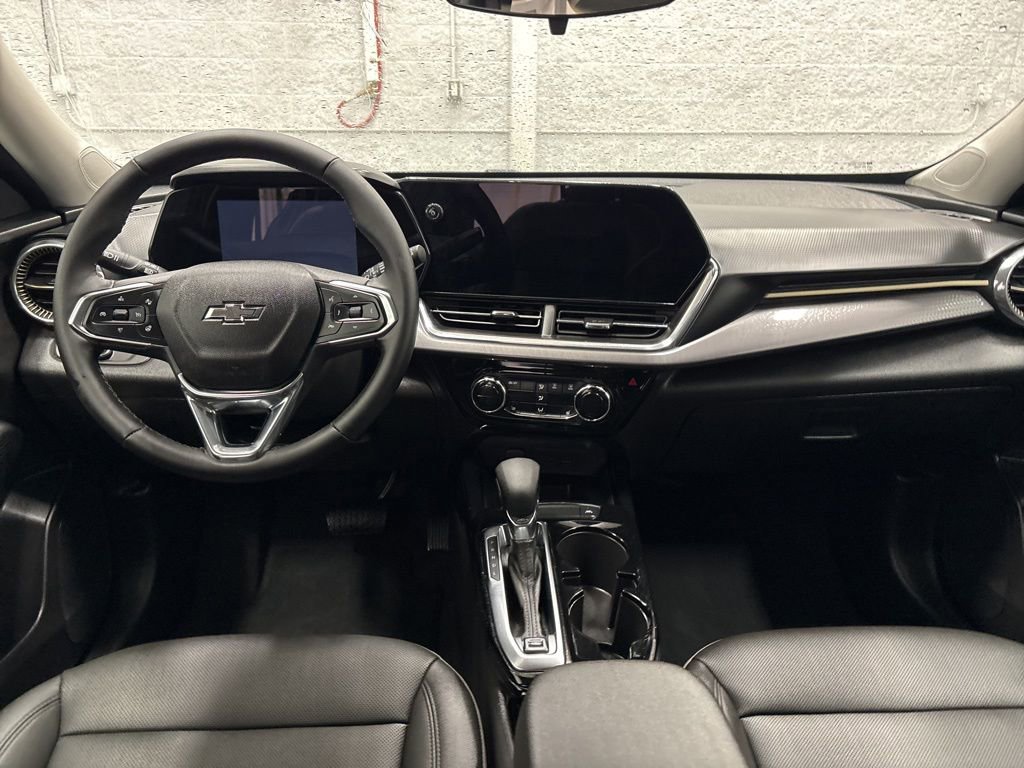 Used 2025 Chevrolet Trax ACTIV w/ Driver Confidence Package FWD image 12