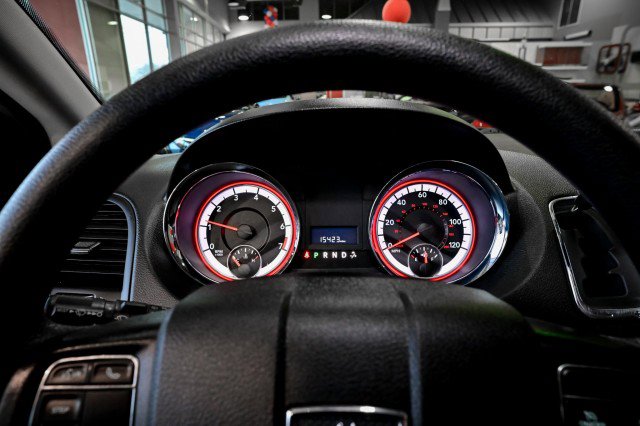 Used 2019 Dodge Grand Caravan SE w/ UConnect Hands-Free Group image 28