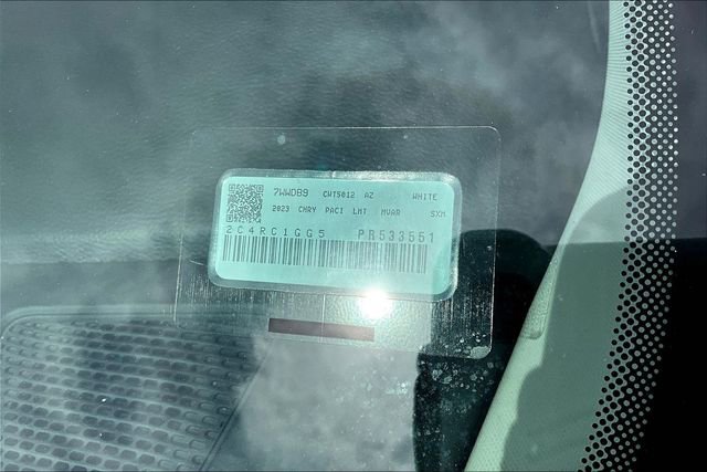 Used 2023 Chrysler Pacifica Limited image 18