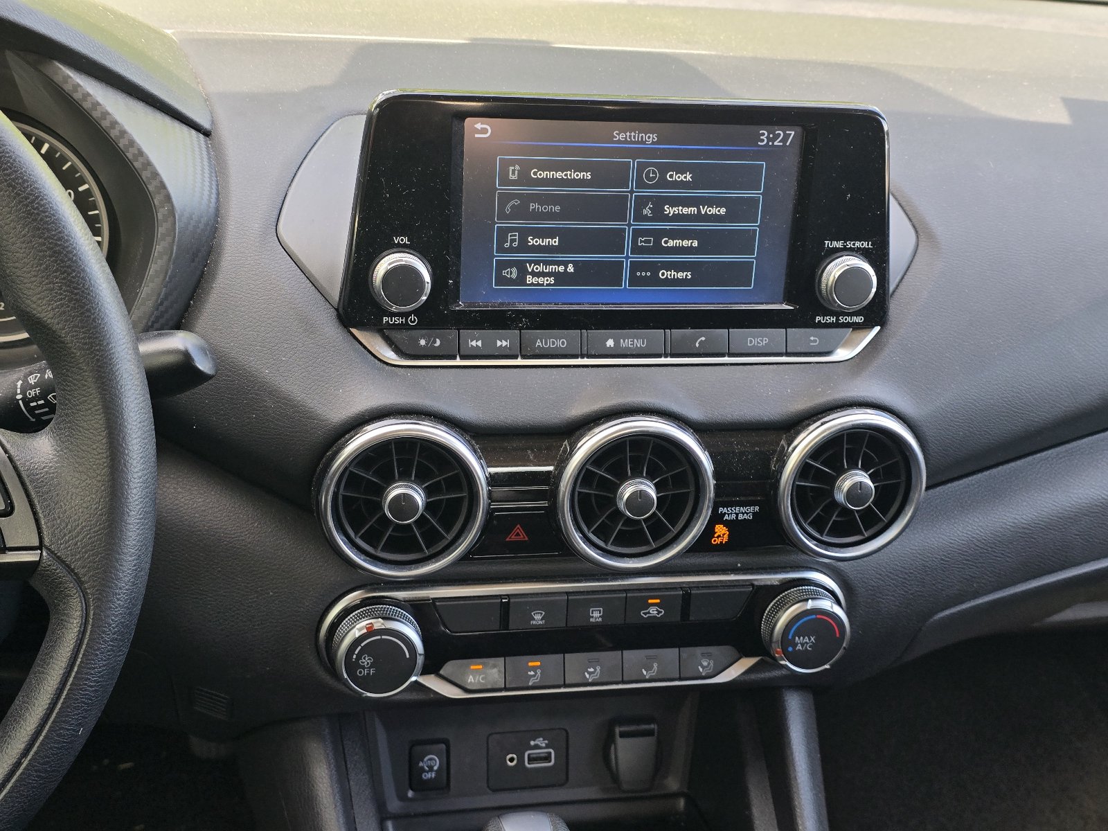 Certified 2025 Nissan Kicks SR w/ Illumination Package FWD image 16