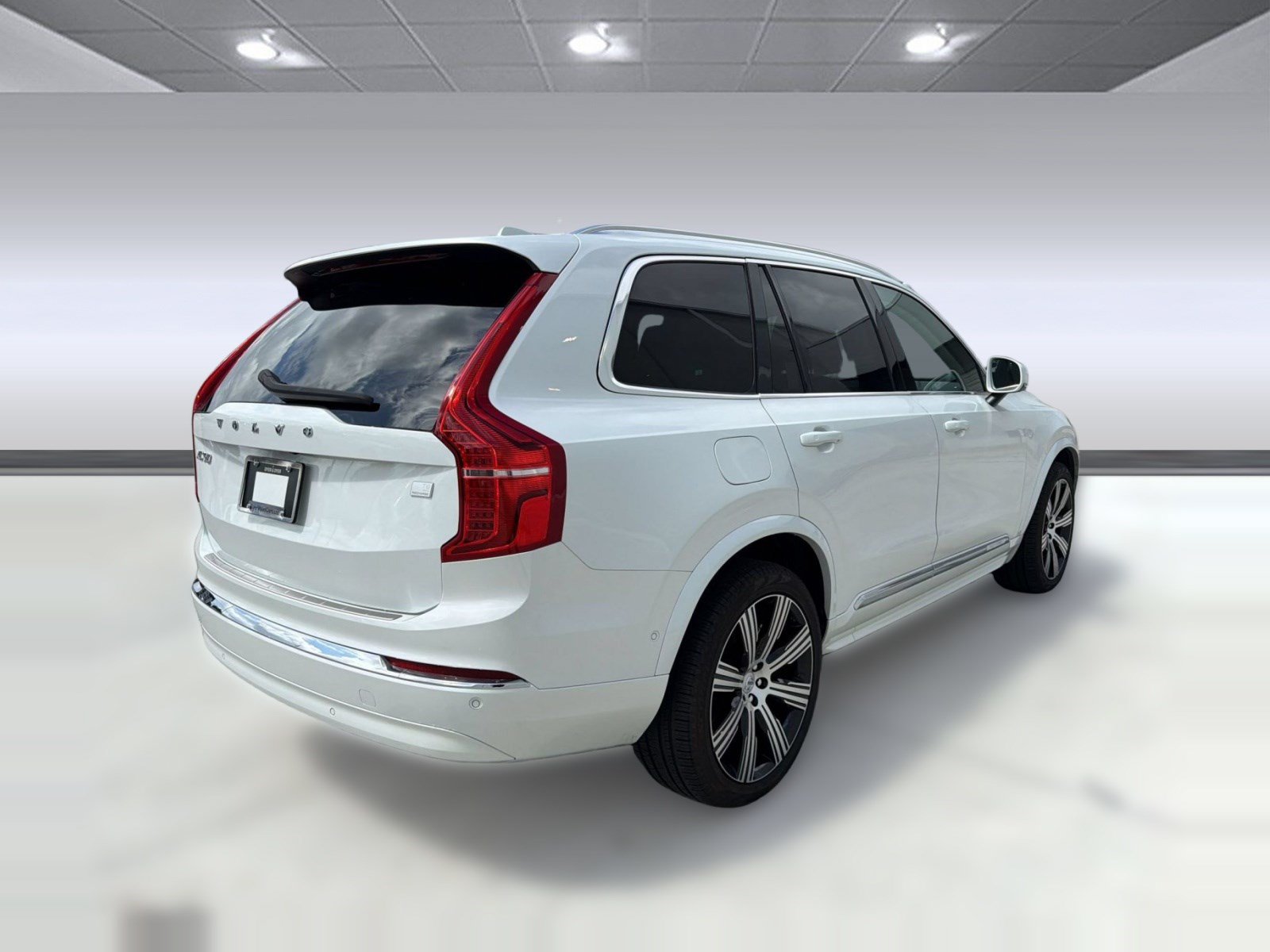 Certified 2024 Volvo XC90 T8 Plus w/ Protection Package Premier AWD/4WD image 9