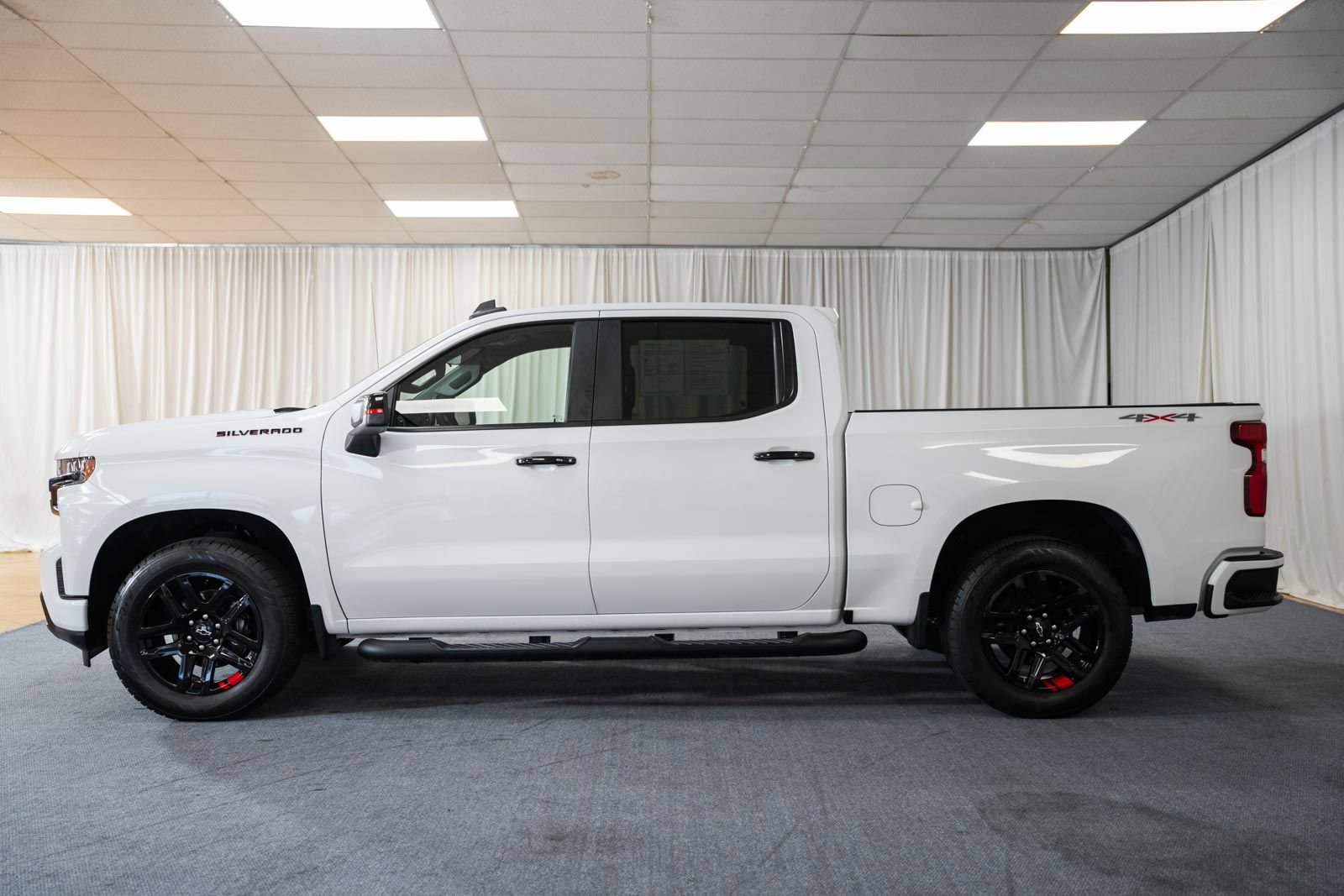 Used 2022 Chevrolet Silverado 1500 RST w/ Redline Edition AWD/4WD image 4