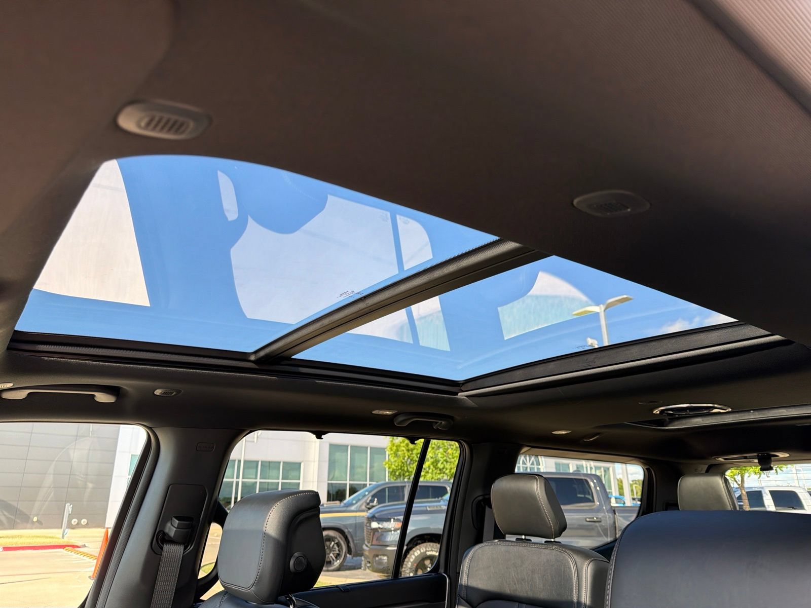 New 2026 Jeep Grand Wagoneer Limited AWD/4WD image 16