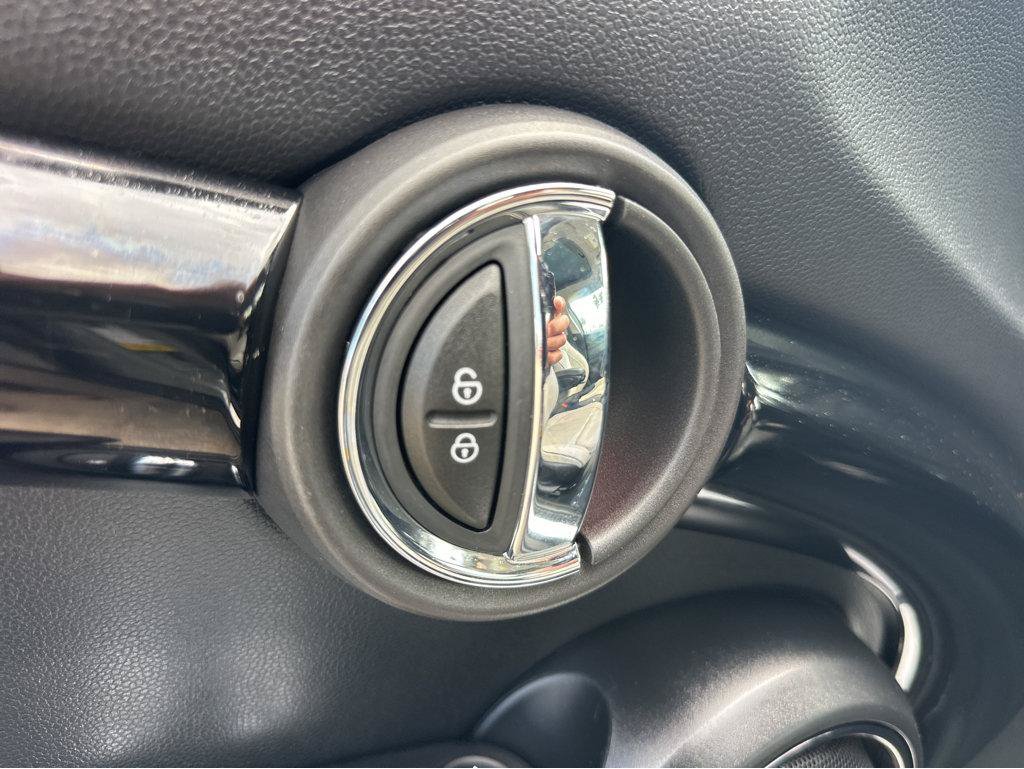 Used 2020 MINI Cooper S w/ Signature Upholstery Package FWD image 33