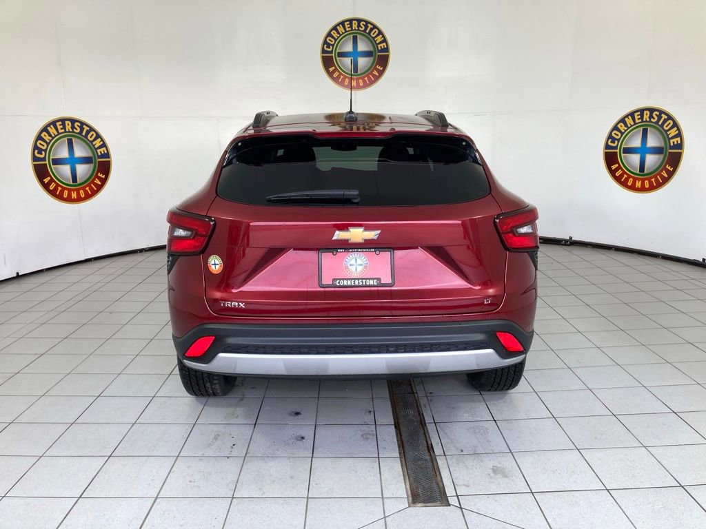 Used 2024 Chevrolet Trax LT w/ LT Convenience Package image 22
