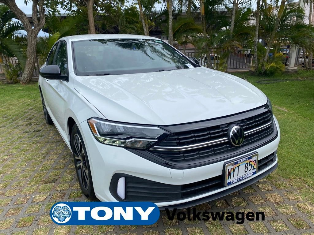Used 2024 Volkswagen Jetta Sport image 1