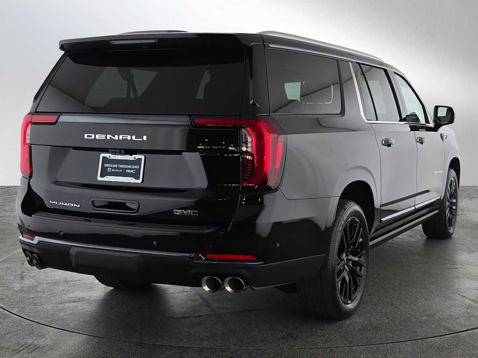 New 2026 GMC Yukon XL Denali Ultimate w/ LPO, Illumination Package image 3