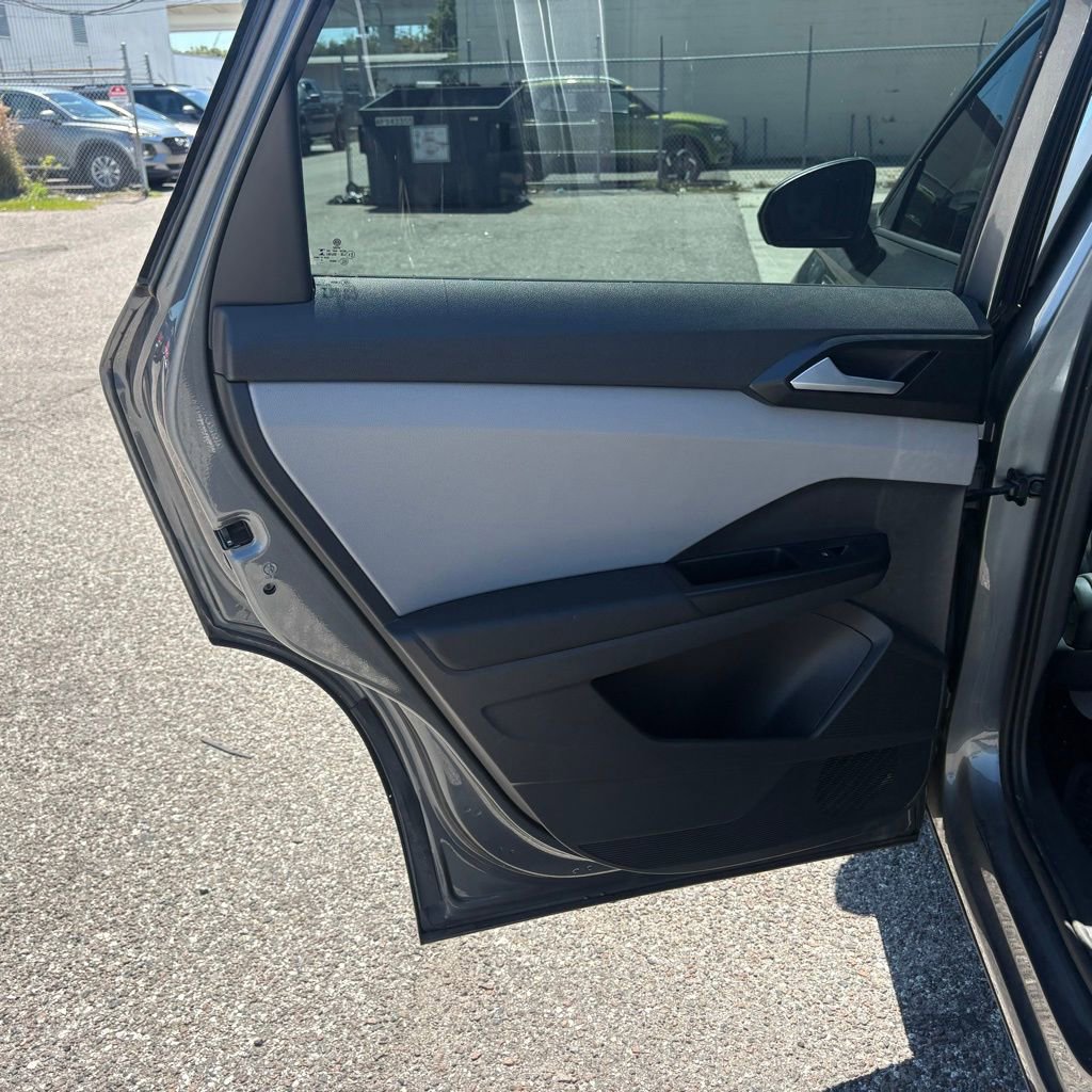 Used 2022 Volkswagen Taos S image 12