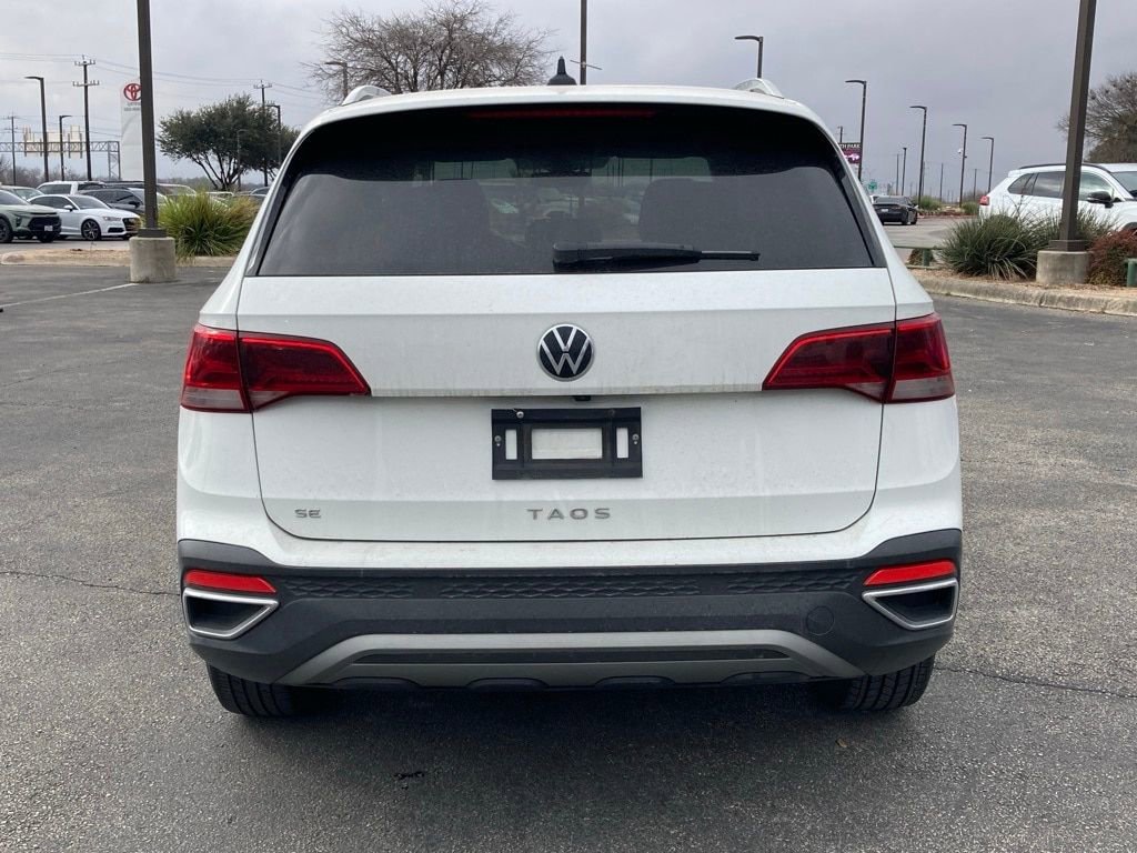 Used 2024 Volkswagen Taos SE FWD image 5