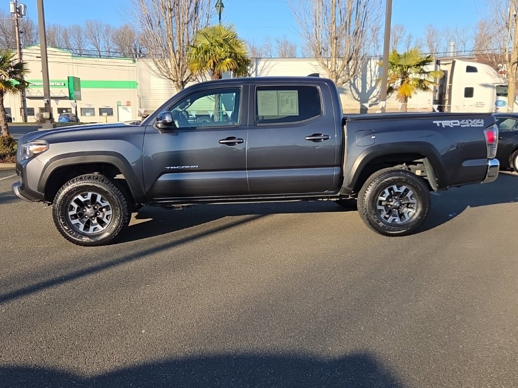 Used 2021 Toyota Tacoma TRD Off-Road image 2