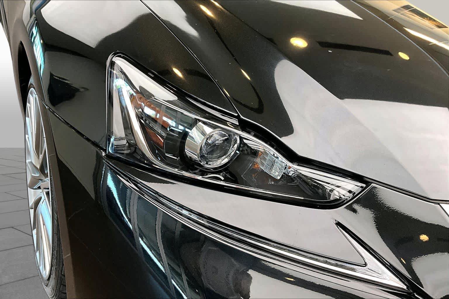 Used 2019 Lexus IS 300 w/ Navigation Package RWD image 27