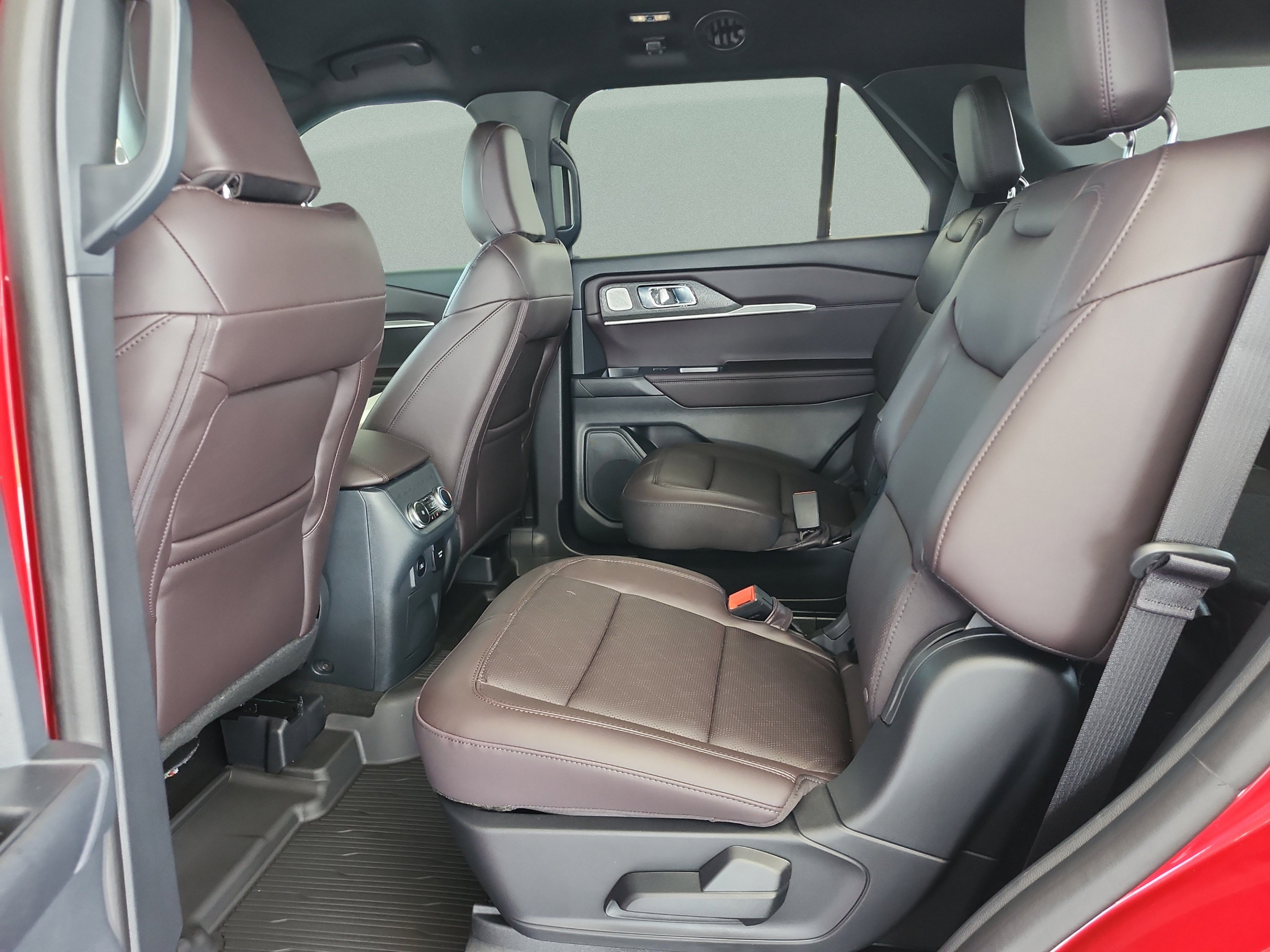 New 2026 Ford Explorer Platinum RWD image 16