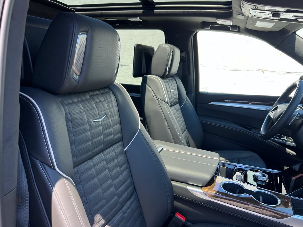 New 2026 Cadillac Escalade Platinum Luxury AWD/4WD image 32