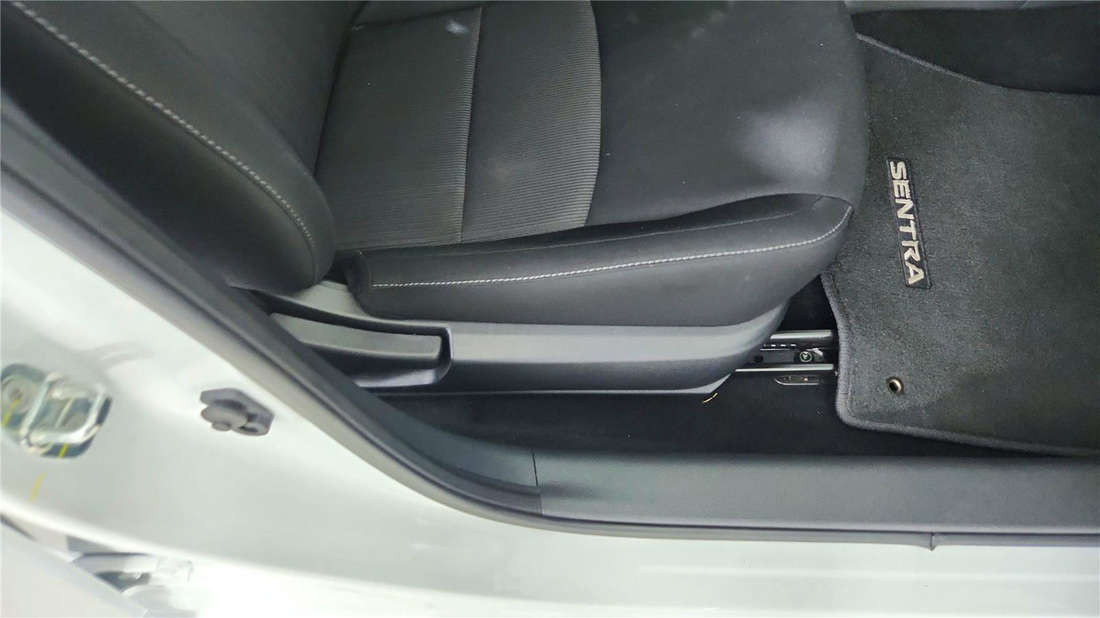 Used 2024 Nissan Sentra SV image 36