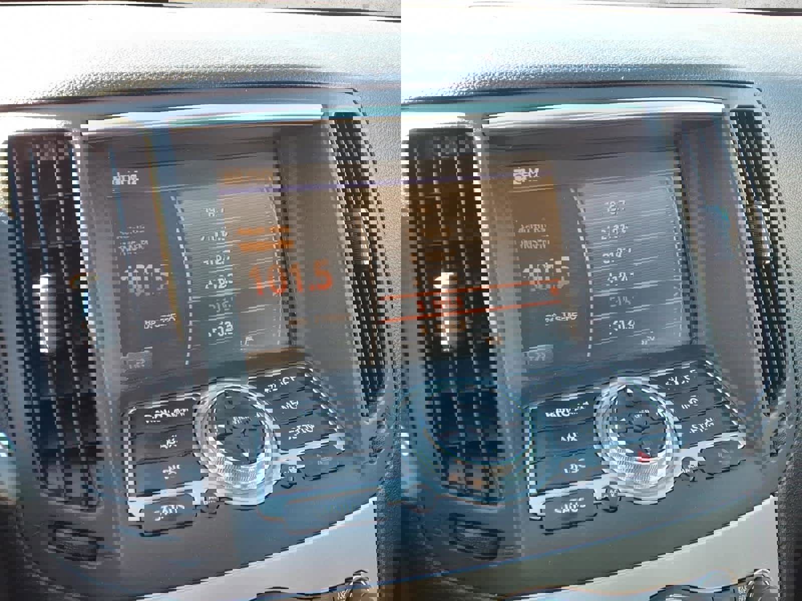 Used 2011 INFINITI G37 x w/ Premium Pkg image 16