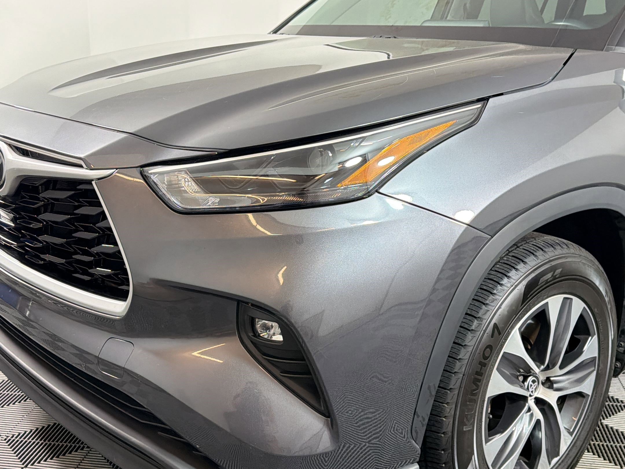 Used 2022 Toyota Highlander XLE image 10