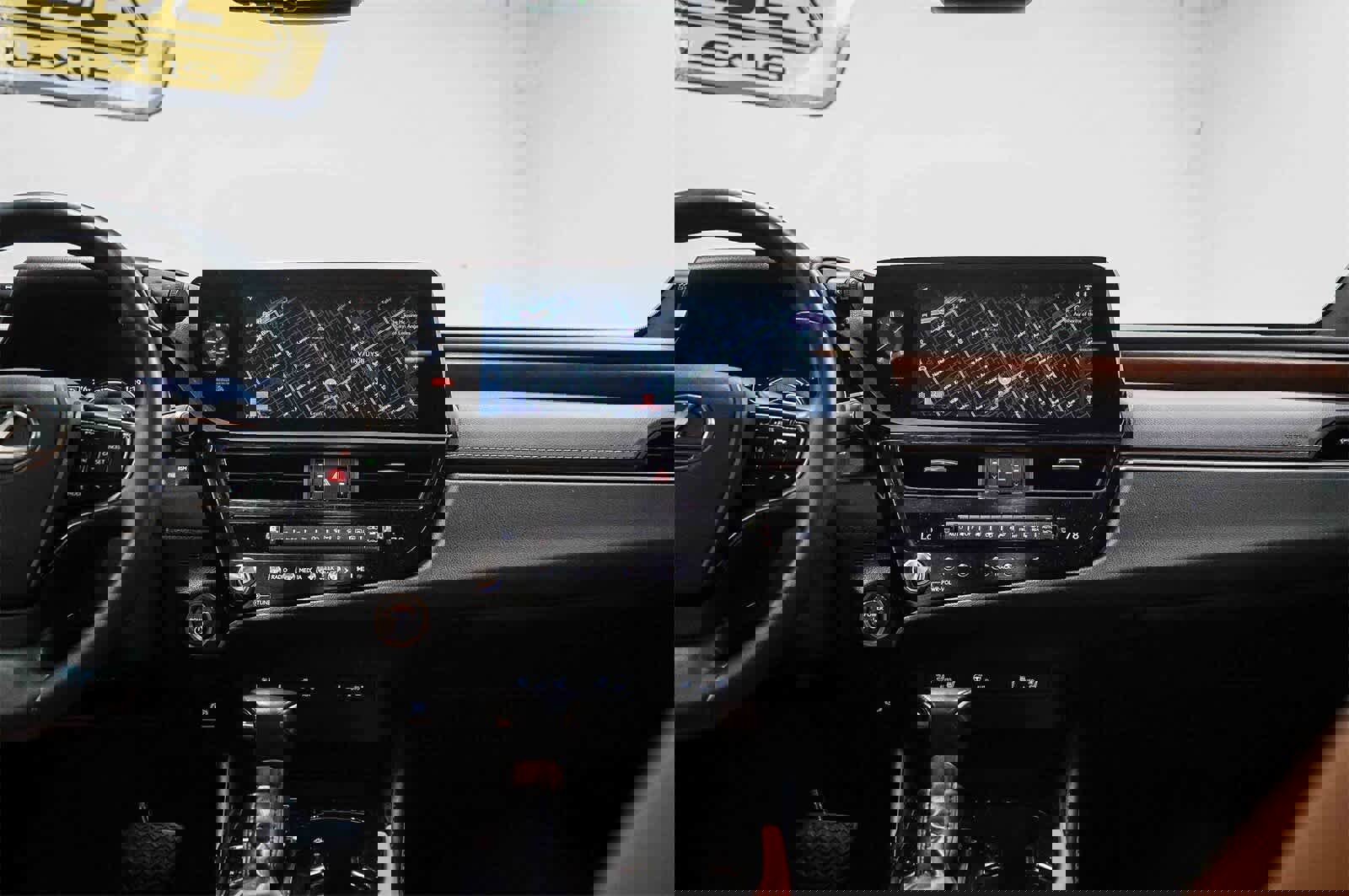 Used 2023 Lexus ES 300h w/ Premium Package image 13