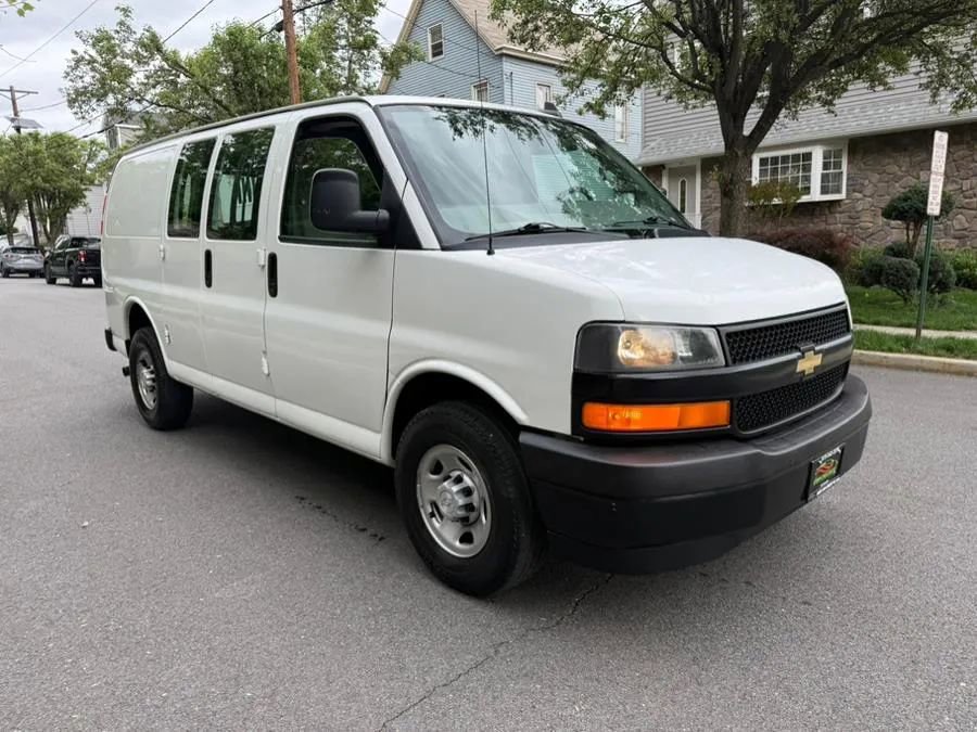 Used 2018 Chevrolet Express 2500 image 11
