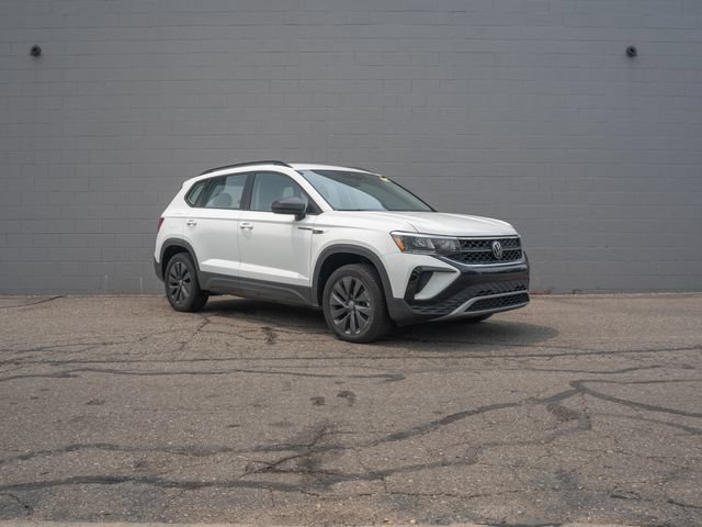 Used 2023 Volkswagen Taos S w/ Driver Assistance Package FWD image 9