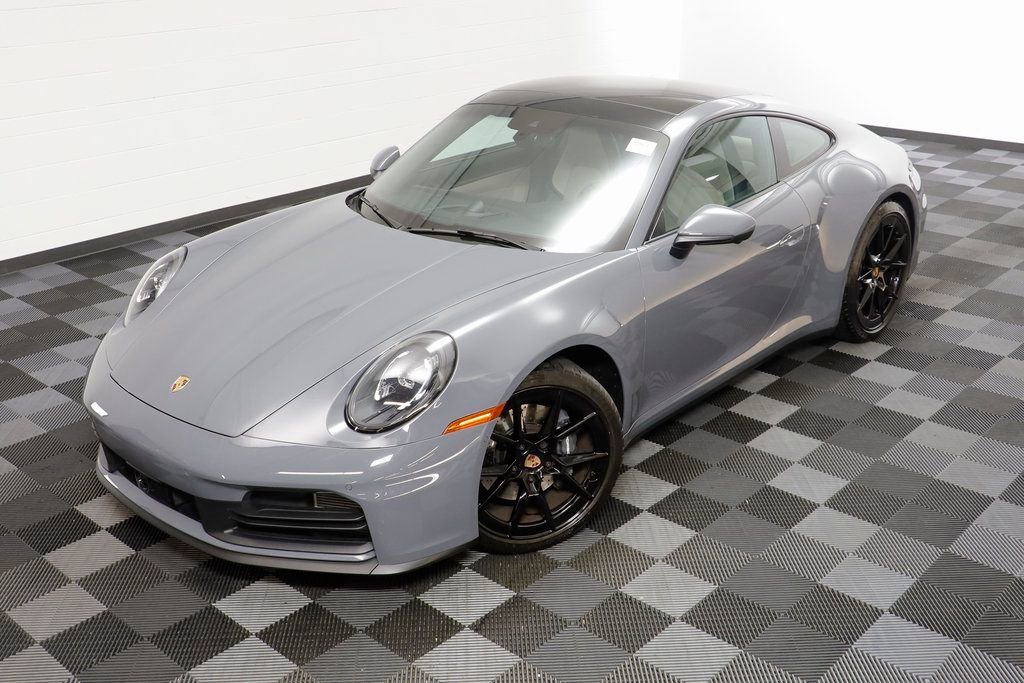 Used 2025 Porsche 911 Carrera image 2