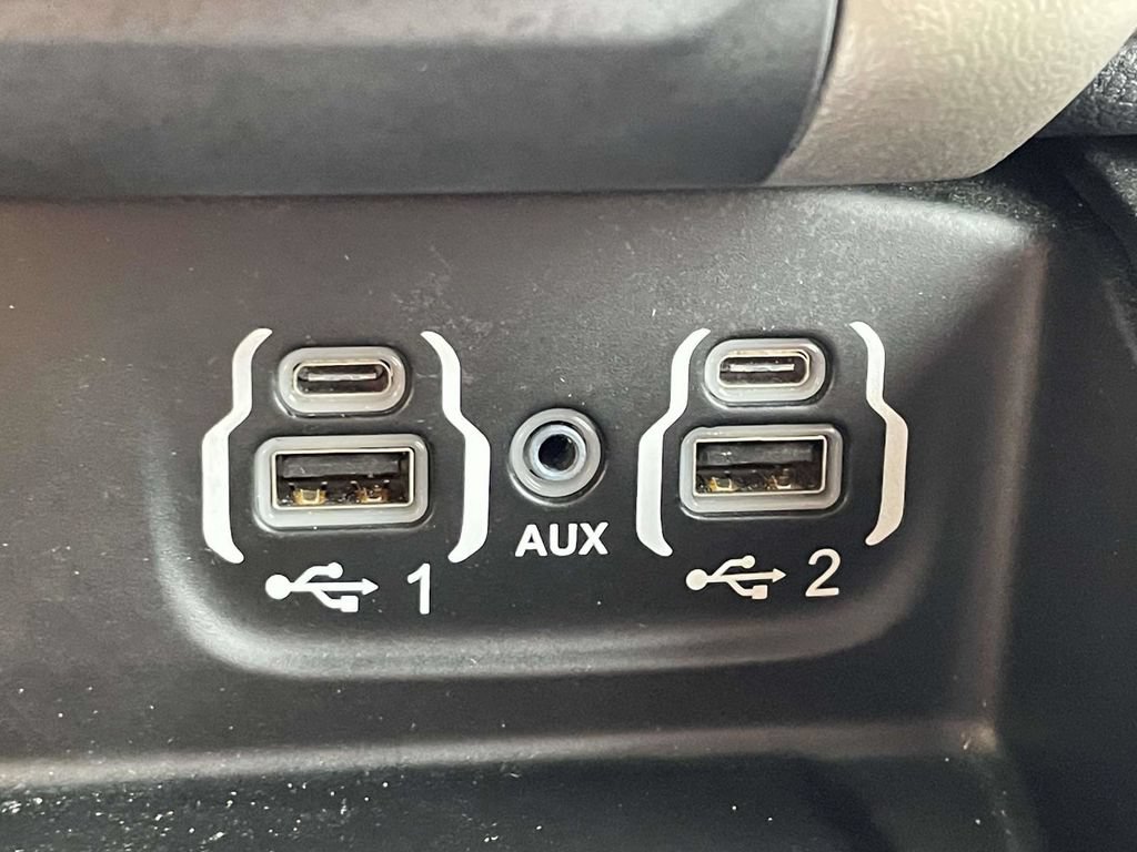 Used 2022 RAM 1500 Laramie AWD/4WD image 40