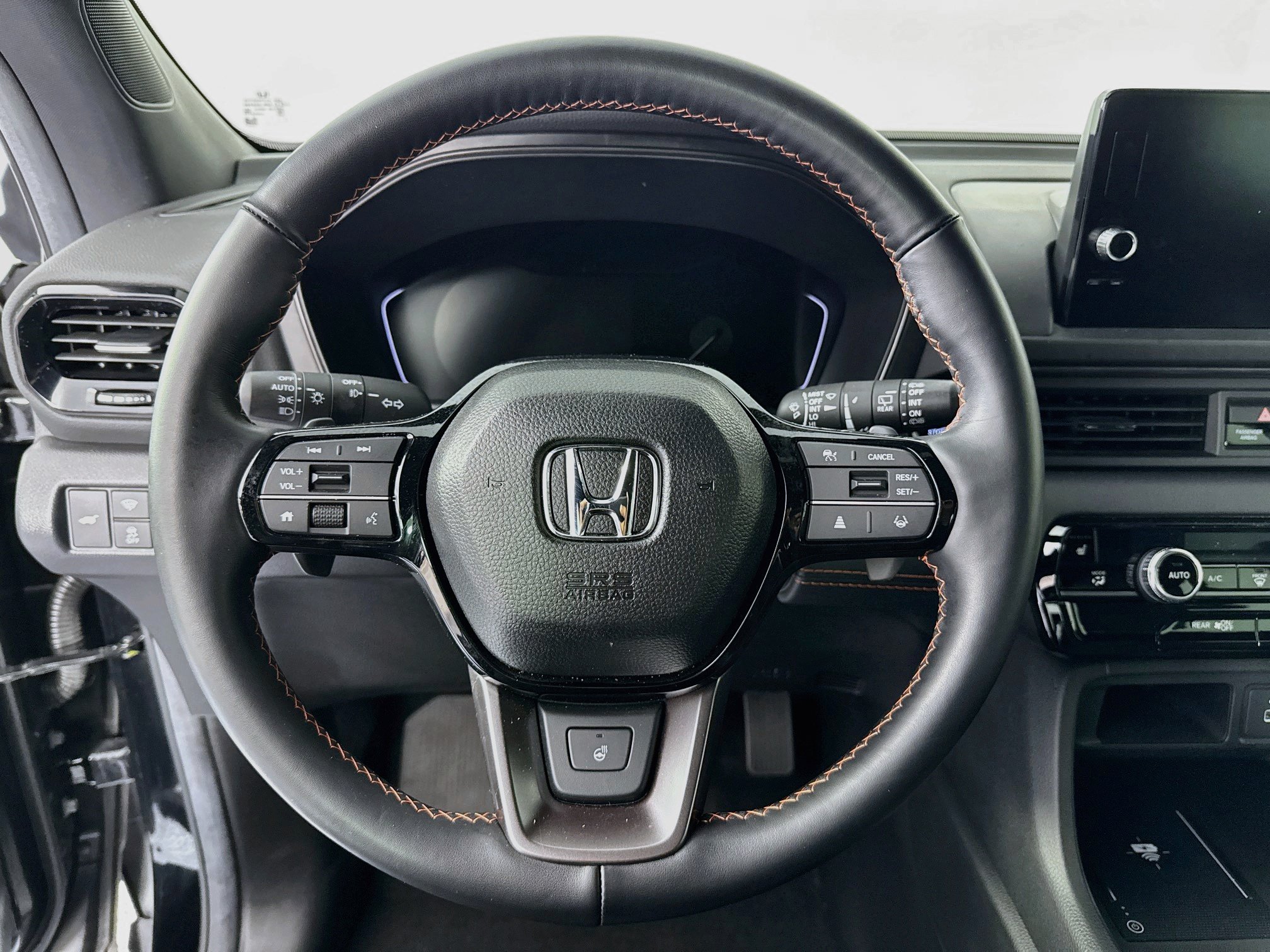 Certified 2025 Honda Pilot TrailSport image 11