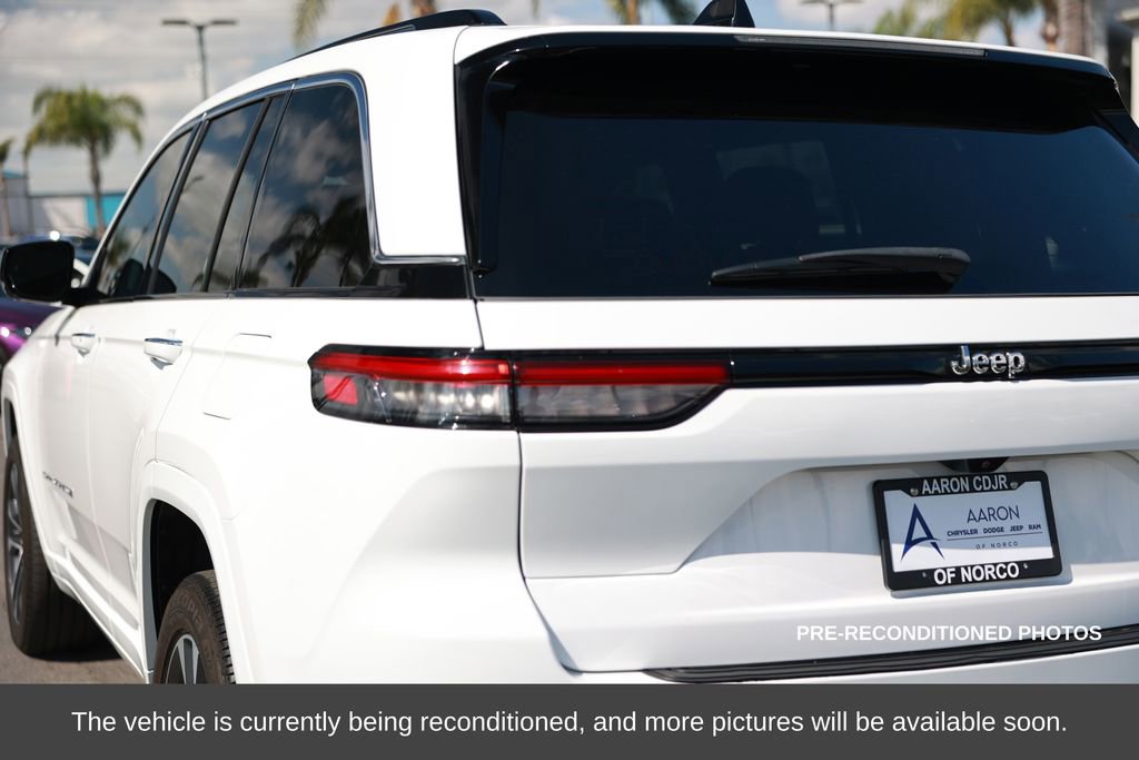 Used 2023 Jeep Grand Cherokee Overland w/ Rear Seat Video Group I image 13