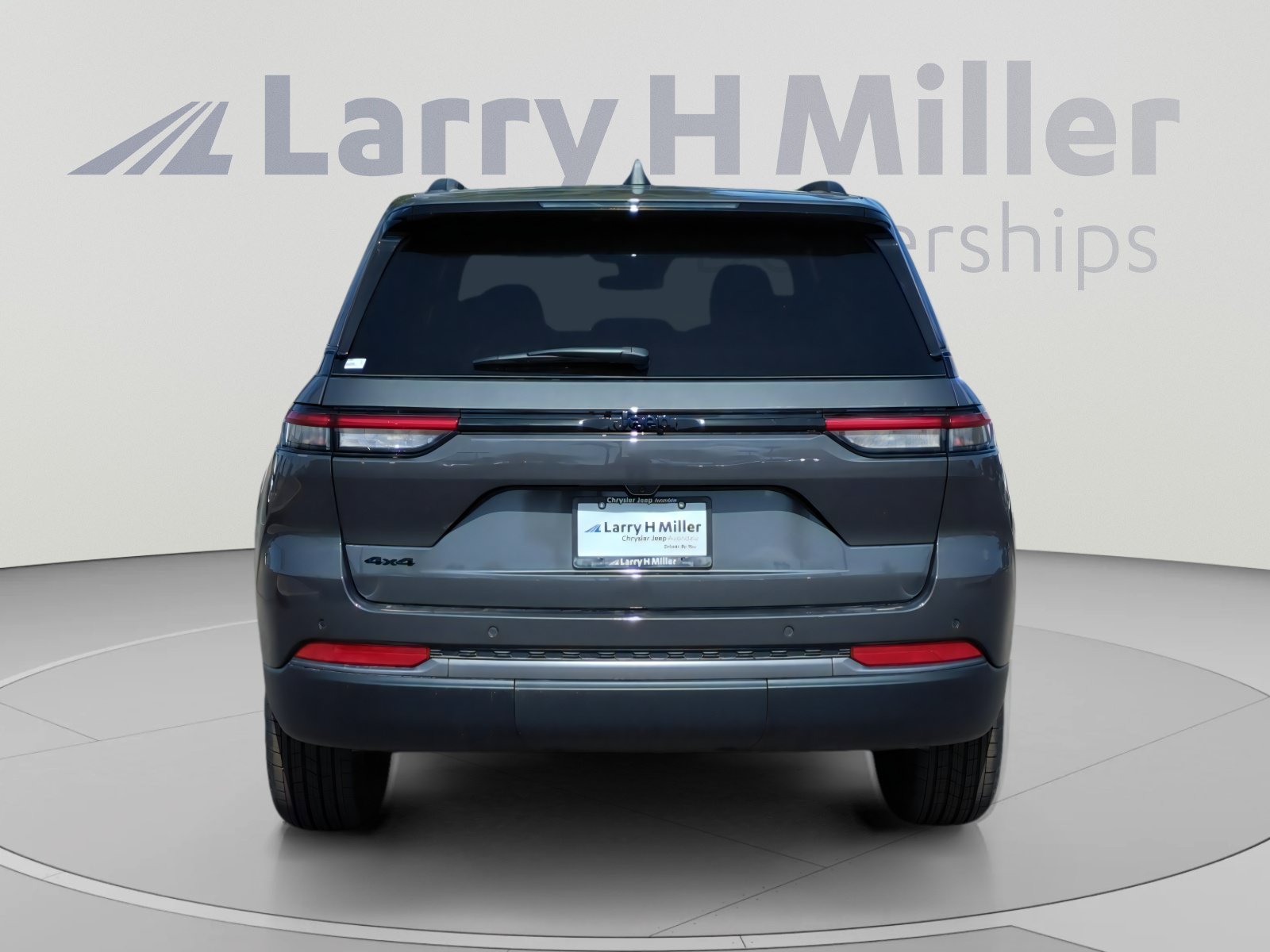 New 2026 Jeep Grand Cherokee Altitude AWD/4WD image 4