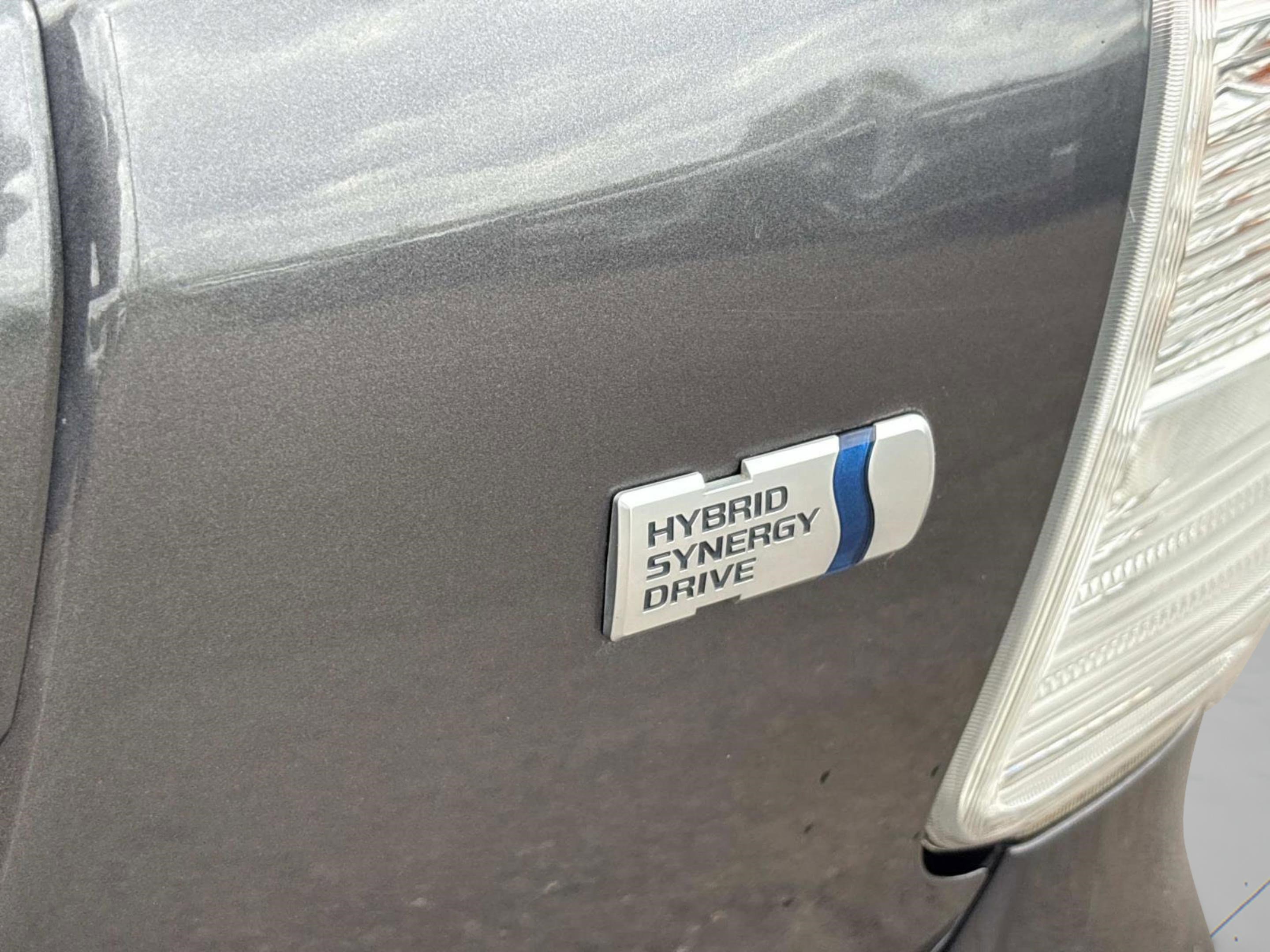 Used 2016 Toyota Prius V Two image 12