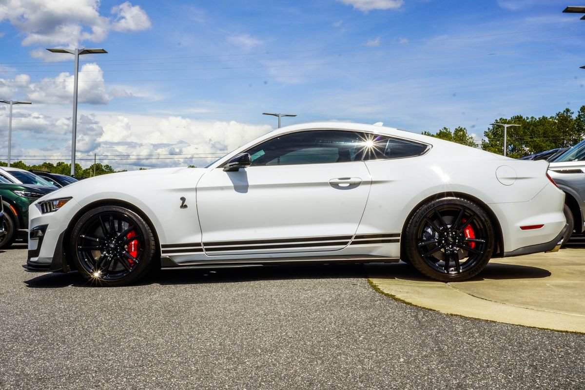 Used 2022 Ford Mustang Shelby GT500 w/ Technology Package RWD image 9