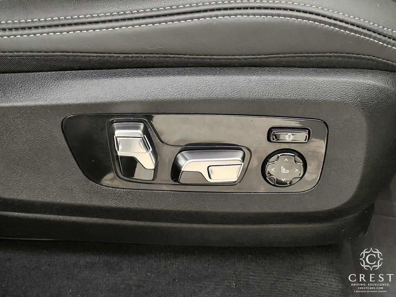 Used 2024 BMW X7 xDrive40i w/ M Sport Package image 28